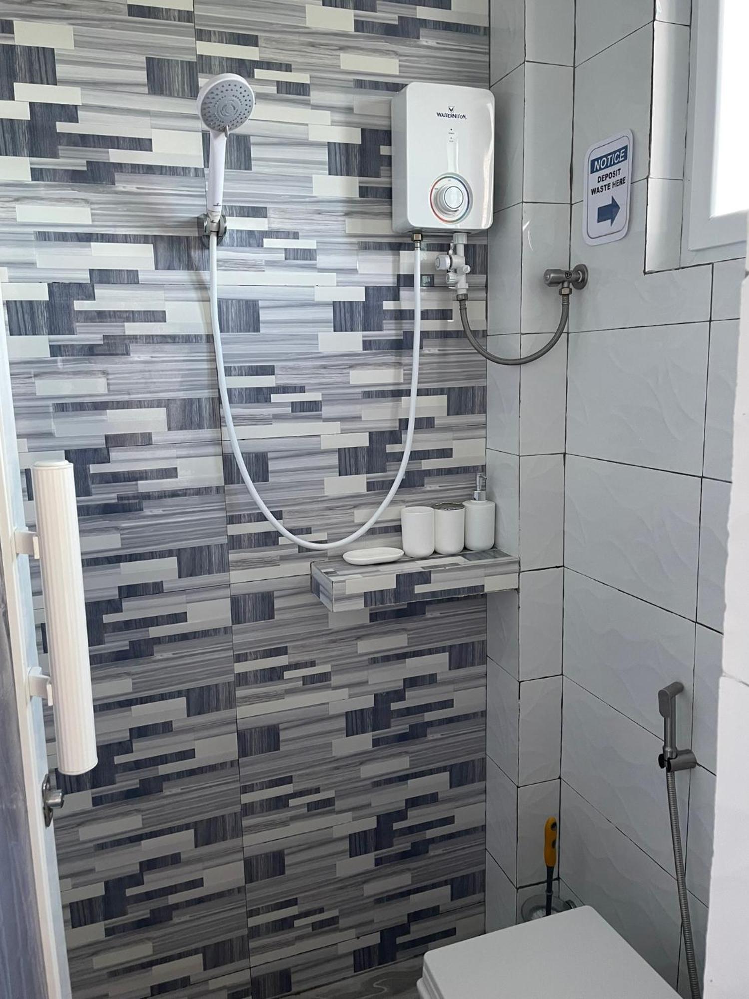Italy Condotel Darasa Tanauan  Extérieur photo